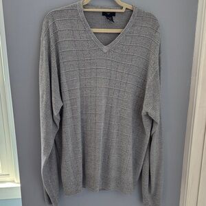 Dockers Men's V-Neck Sweater in Gray